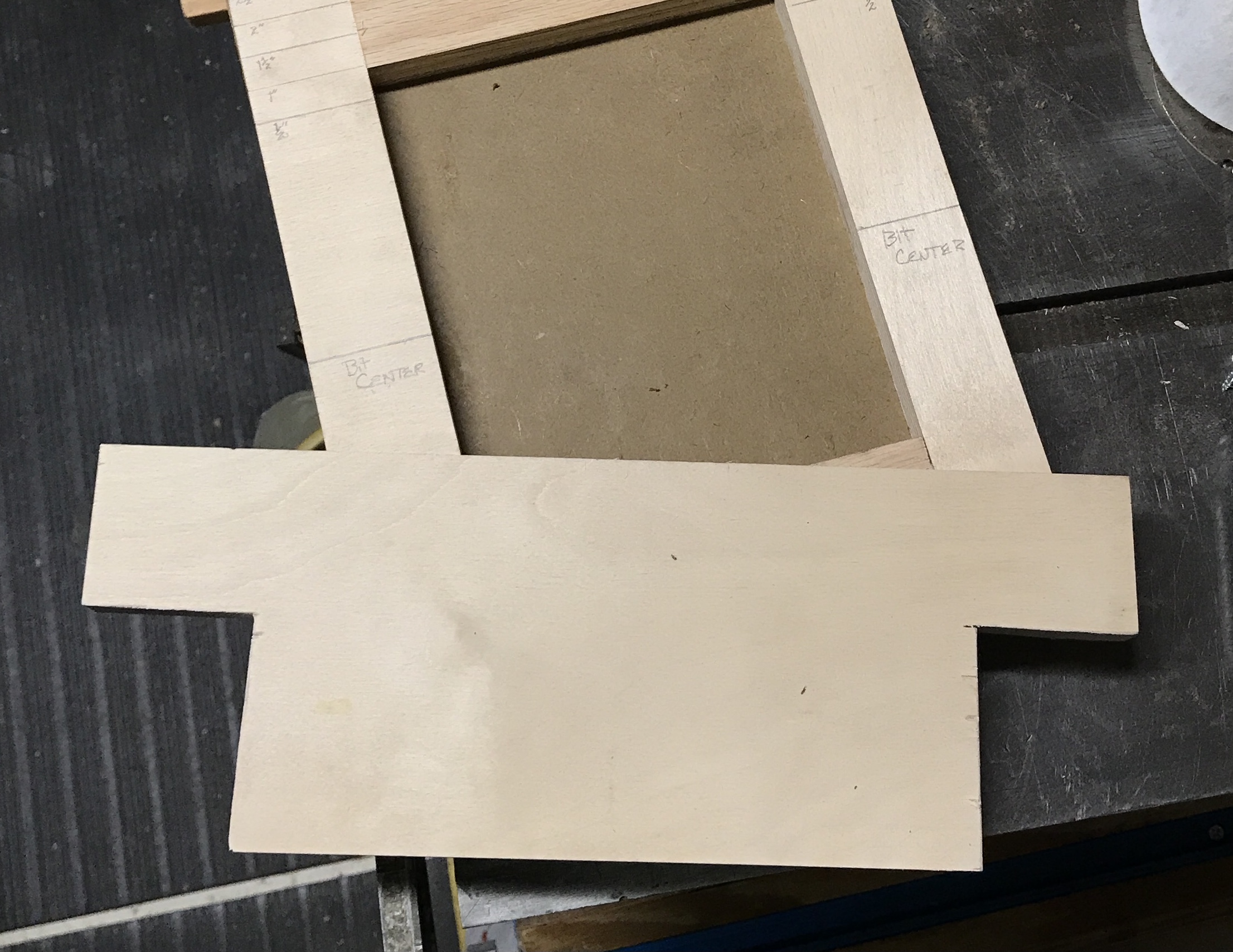 The vertical clamp for the slot jig